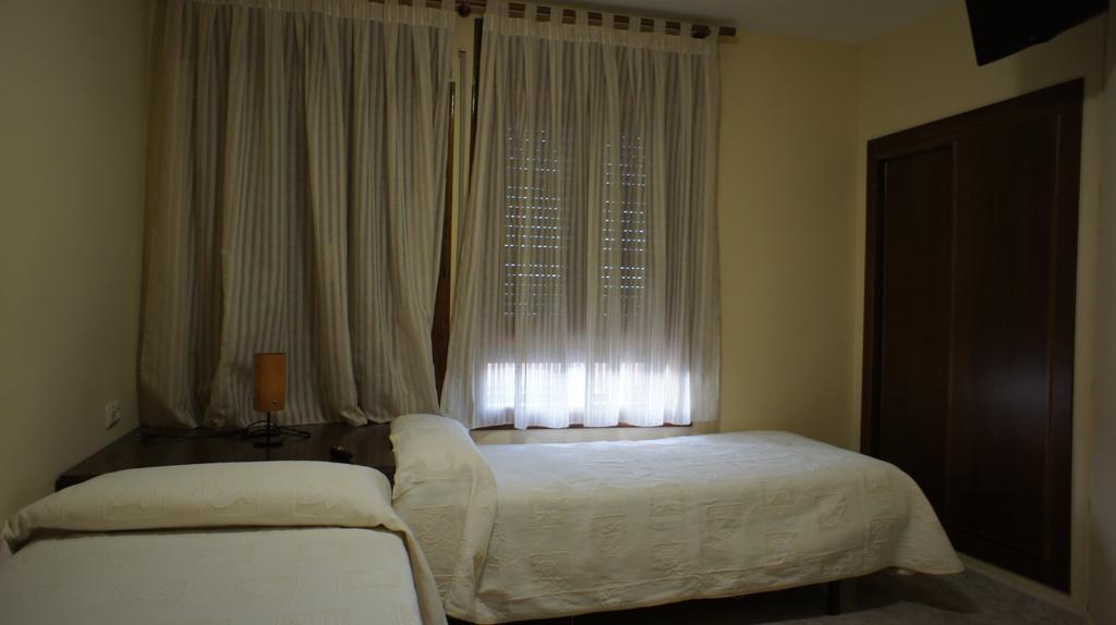 Hotel Puente Romano Alcántara Oda fotoğraf