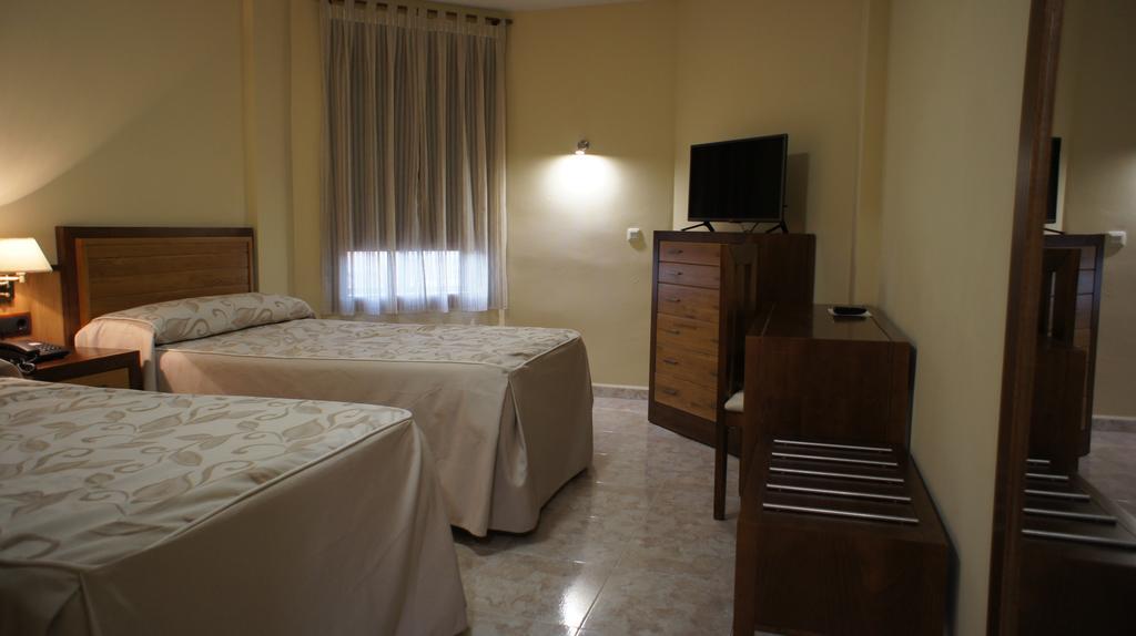 Hotel Puente Romano Alcántara Oda fotoğraf